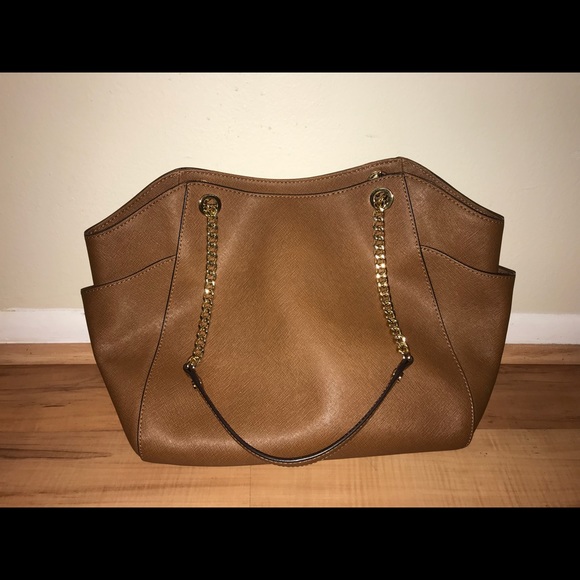 Michael Kors Jet Set Travel Purse - Picture 5 of 8